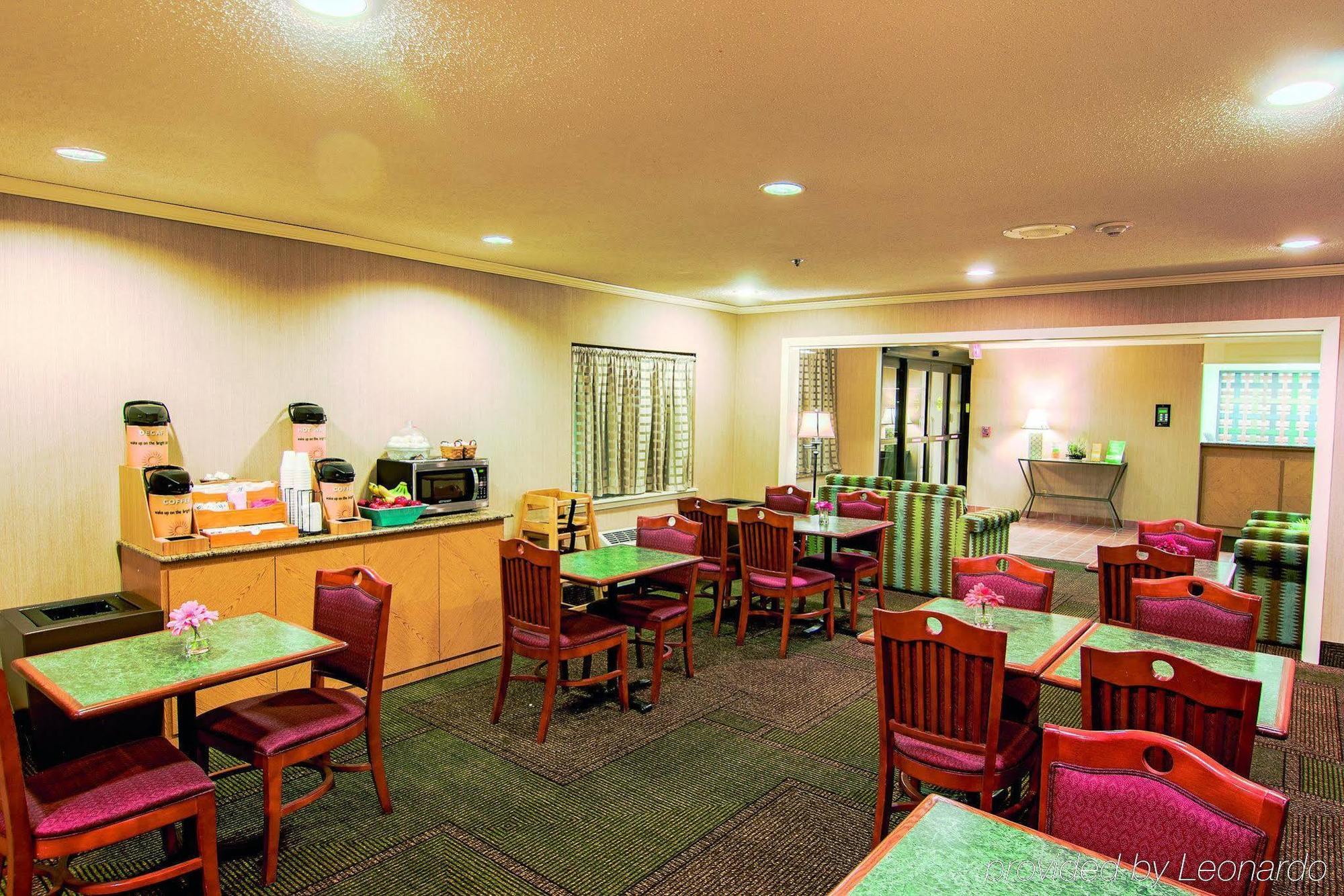 Comfort Inn Matteson - Chicago Экстерьер фото